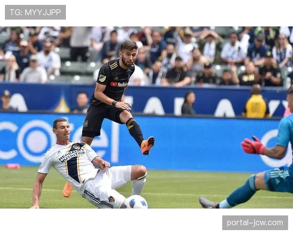 休斯顿迪纳摩中场控制力评估，面对洛杉矶FC高压逼抢的应对策略